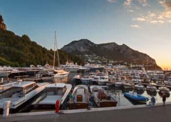 Capri, lite sul porto turistico il Comune esclude i privati e affida la gestione ad una società in house