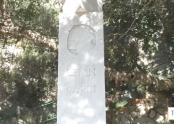 TGR: L’ omaggio di Capri a Lenin. Fiori sul monumento (Video)