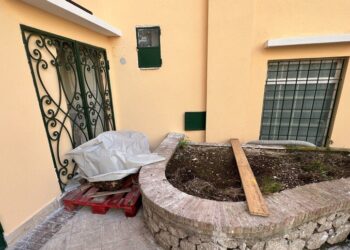 Antico reperto recuperato dai fondali della Grotta Azzurra