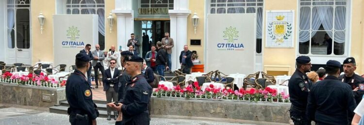 G7, Forze dell'ordine, pizzetta quisisana. di G. Rosato