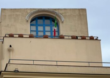 Capri, in Piazzetta sventola il Tricolore per il 25 aprile