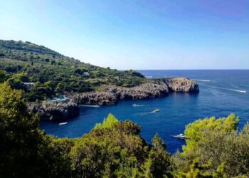 Trekking e un bagno prima di lasciare Capri per David Cameron