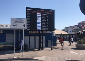 Meno code ai botteghini degli aliscafi della NLG