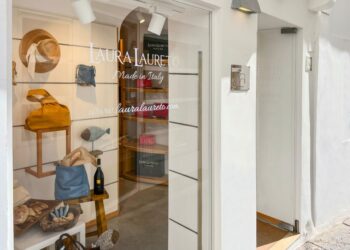 Capri: Laura Laureto dopo Cortona apre un nuovo spazio nell’Isola Azzurra in Via Longano