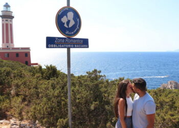 Ad Anacapri ora le strade per Grotta Azzurra e Faro sono comunali