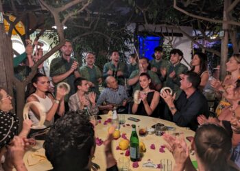 Dua Lipa a Capri: il video di Volare virale sui social