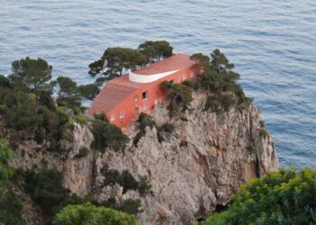 A Capri c’è attesa per lo show di Simon Porte Jacquemus