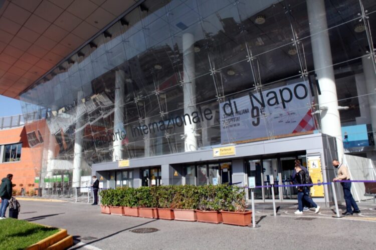 ESTERNI AEROPORTO INTERNAZIONALE DI CAPODICHINO A NAPOLI