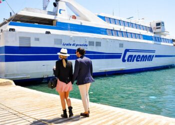 Da lunedì parte per Capri la nave sotto le stelle