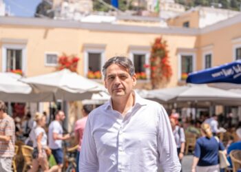 La delega al Made in Capri e l’assessorato alla gentilezza: stamattina il primo consiglio comunale con il sindaco Falco