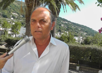 Cerrotta: “prima del dissalatore ripristinare le tubazioni sottomarine tra Sorrento e Capri e recuperare l’acqua piovana”