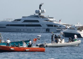 «Faraglioni, stop inchini c’è chi lucra in quell’oasi»