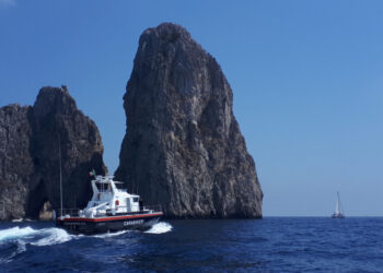 CAPRI. GUARDIA COSTIERA: CONTROLLI E SANZIONI DI FERRAGOSTO