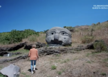 MASCHERA sul Vesuvio – di Lello Esposito (Video)
