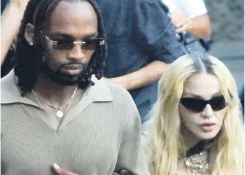 Madonna in Costiera lo yacht fa rotta su Capri