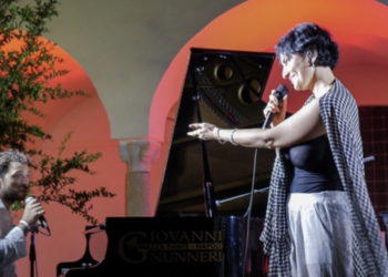 Capri, Walter Ricci a sorpresa duetta con Arisa