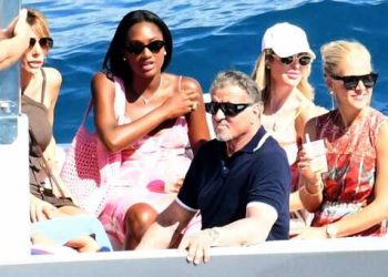 Positano, Sylvester Stallone in Costiera: l’attore in barca con la famiglia