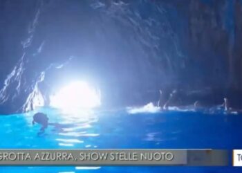 TGR: Grotta Azzurra, Show Stelle Nuoto (Video)
