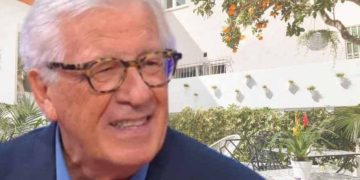 Peppino Di Capri, spettacolo in suo onore al teatro Trianon Viviani di Napoli: poi un docufilm