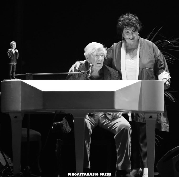 Peppino the King: la festa al Teatro Trianon Viviani per un grande Signore della Musica italiana – photogallery