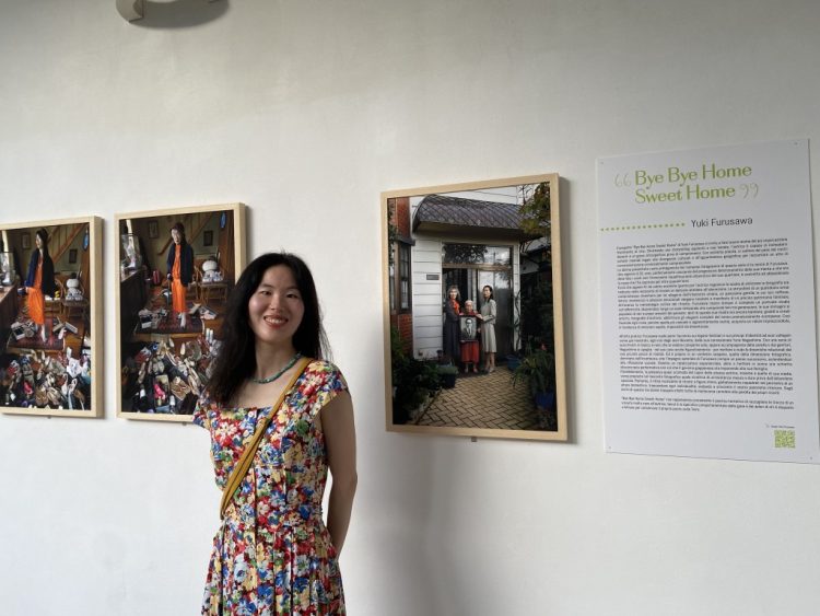 Yuki Furusawa, la mostra fotografica “Bye Bye Home Sweet Home” alla Certosa di San Giacomo