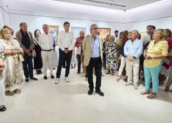 Capri continua il flusso straordinario di turisti, incidente in banchina senza conseguenze