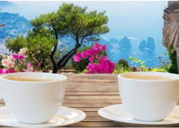 Un caffè a Capri? Sì, ma fino alle 5 del pomeriggio. Poi i bar non li servono più