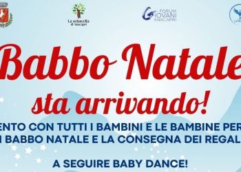 Anacapri: Babbo Natale con la sua slitta e gli elfi consegnano i regali in Piazza Cerio