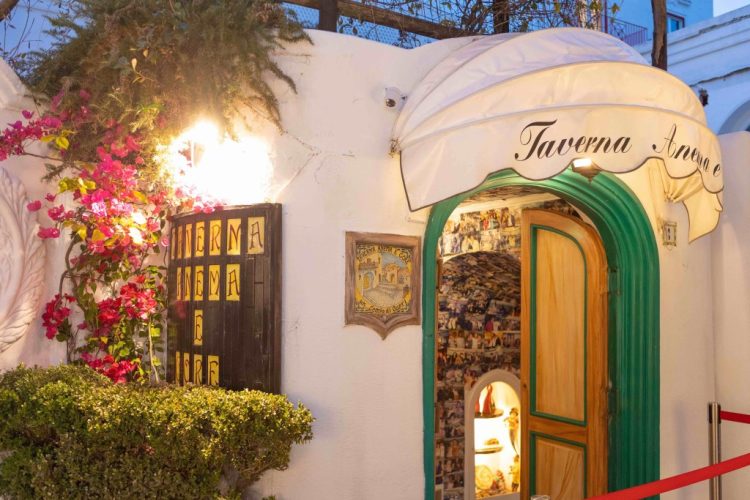 Riaperta la Taverna Anema e Core