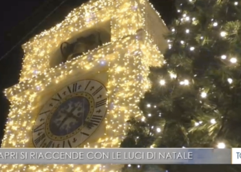 TGR: CAPRI SI RIACCENDE CON LE LUCI DI NATALE (Video)