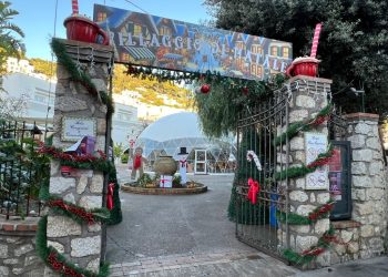 Città di Capri: Canzoni sotto l’Albero. Mercoledì 18 dicembre, ore 19.00. Giardini della Flora Caprense