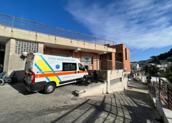 I disagi Capri, ambulatori senza i medici «Visite nel caos»