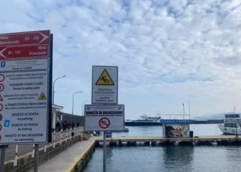 Biglietti navi a crocieristi, restano a terra capresi, è polemica