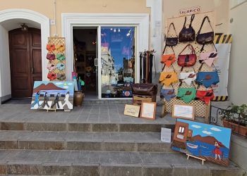 Talarico: La centenaria pelletteria artigianale napoletana annunzia l’apertura di una sua bottega ad Anacapri