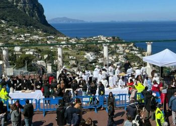 Capri: torna il rito della Zeppolata nel salotto del mondo (Photogallery)