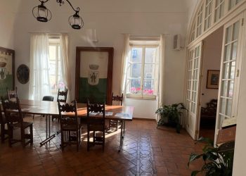 Capri: Auditorium in sala consiliare per lo show «Infiniti altri»