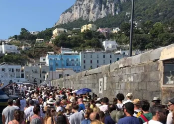 Capri, nuovi orari sulle vie del mare