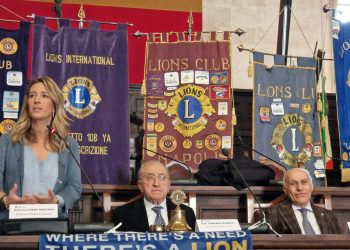 I Lions Club Capri consegnano il premio di Eccellenza del Territorio al prof. Giorgio Ventre 