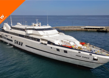 Castellammare di Stabia, motonave per Capri perde l’ancora nel porto: intervento della guardia costiera