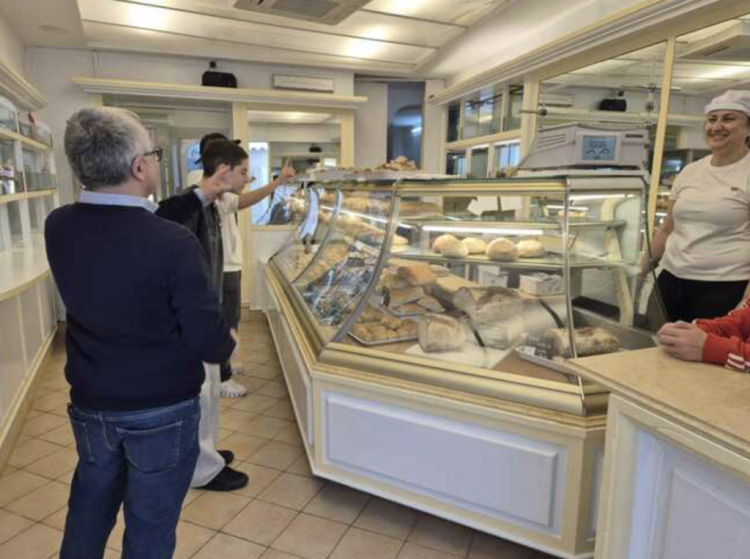 Capri, rinasce “La Fornaia”: riaccende l’antico forno nel cuore della Piazzetta (Gallery)