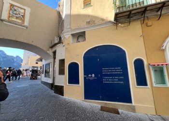 Capri, ecco le grandi griffe: Marinella e Armani