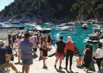 Da oggi a Capri sbarchi contingentati allo Scoglio delle Sirene