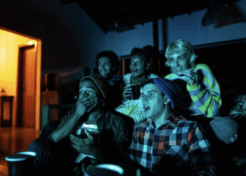 “Che guardiamo stasera”? Ecco una compilation di film da guardare la sera. Spicca tra questi “Another Simple Favor” – Il sequel girato a Capri