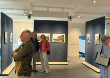 Grande successo per l’inaugurazione della mostra “Idilli di Capri – Studi fotografici 1885–1890” di James Winthrop Holcombe Museo Villa Rosa, Anacapri – 27 maggio 2025