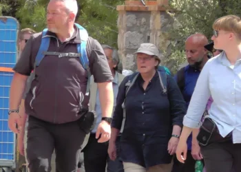 Angela Merkel per la prima volta a Capri, passeggiata e ravioli