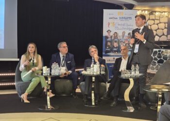 Torna a settembre la “Crociera della musica, arte e cultura napoletana”