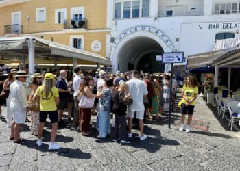 A Capri infopoint per i turisti ed evento “Armani”