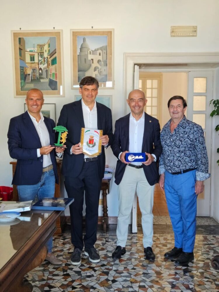 Incontro in Municipio tra le Amministrazioni Comunali di Capri e Sanremo