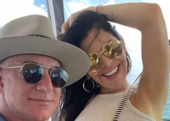 Da Venezia a Capri mister Amazon Jeff Bezos e Lauren Sanchez