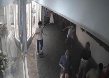 Capri, orologio da 300mila euro scippato a un Lord